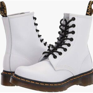 LIKE NEW Dr. Martens 1460 SMOOTH LEATHER LACE UP BOOTS